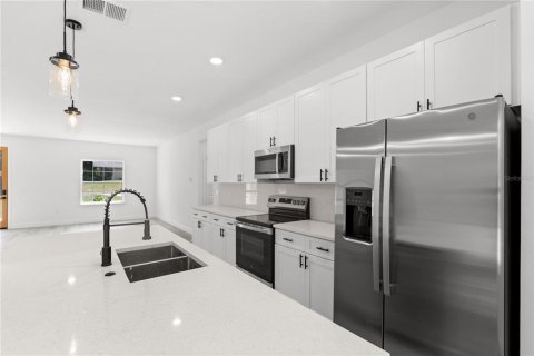 House in Citrus Springs, Florida 4 bedrooms, 164.81 sq.m. № 1795605 - photo 10