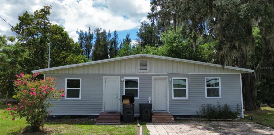 Commercial property in Avon Park, Florida 2 bedrooms, 74.32 sq.m. № 1913290