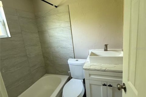 Commercial property in Avon Park, Florida 2 bedrooms, 74.32 sq.m. № 1913290 - photo 7