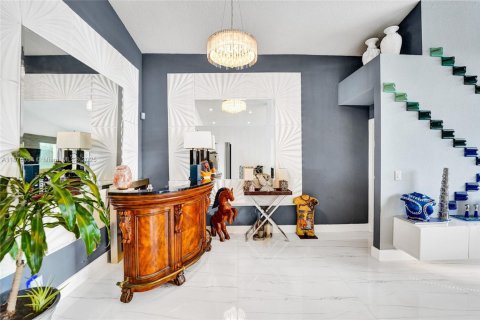 Купить виллу или дом в Пемброк-Пайнс, Флорида 6 комнат, 174.84м2, № 1926313 - фото 25