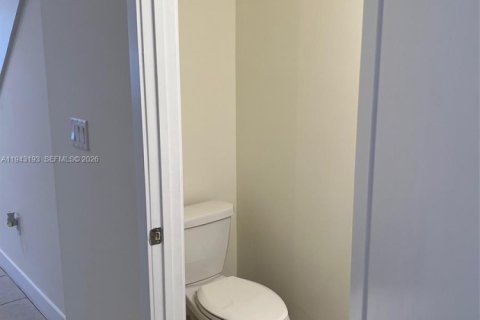 Copropriété à louer à Doral, Floride: 3 chambres № 1999516 - photo 17