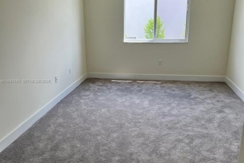 Copropriété à louer à Doral, Floride: 3 chambres № 1999516 - photo 10