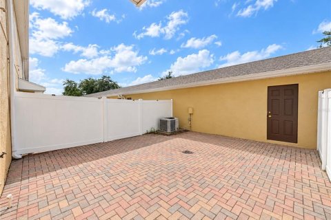 Townhouse in Orlando, Florida 3 bedrooms, 155.33 sq.m. № 2379345 - photo 12