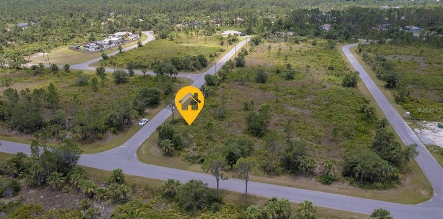 Land in Port Charlotte, Florida № 2165896