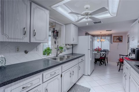 Villa ou maison à vendre à Port Richey, Floride: 2 chambres, 126.53 m2 № 2413610 - photo 10