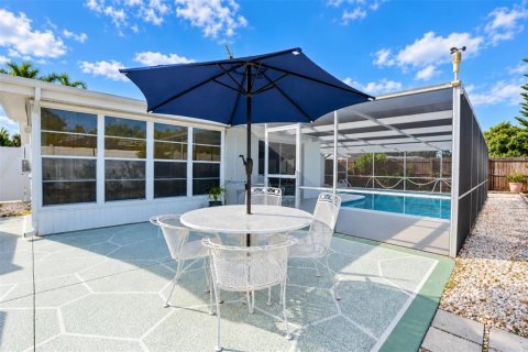 Villa ou maison à vendre à Port Richey, Floride: 2 chambres, 126.53 m2 № 2413610 - photo 21