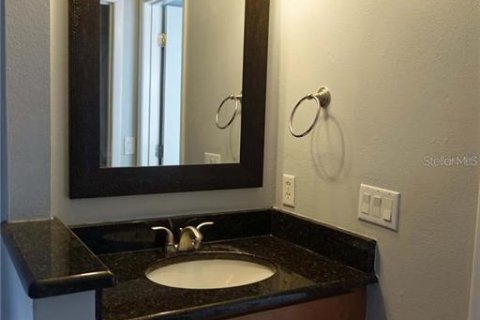 Condo in Orlando, Florida, 2 bedrooms  № 1803054 - photo 9