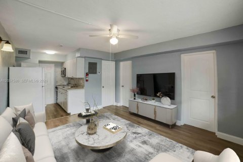 Casa en alquiler en Fort Lauderdale, Florida, 2 dormitorios, 115.01 m2 № 2276920 - foto 3