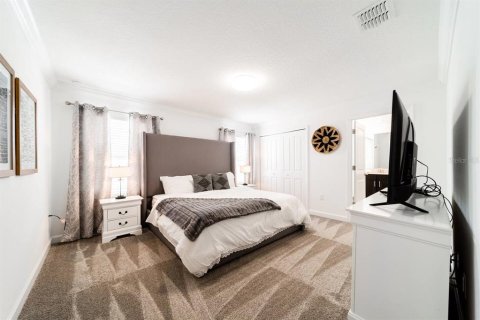 Townhouse in Davenport, Florida 4 bedrooms, 177.81 sq.m. № 1913351 - photo 26
