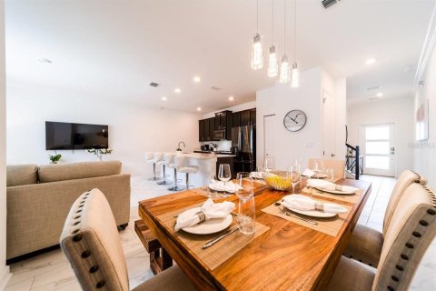 Townhouse in Davenport, Florida 4 bedrooms, 177.81 sq.m. № 1913351 - photo 6