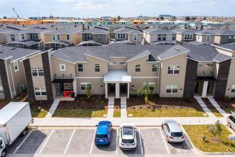 Townhouse in Davenport, Florida 4 bedrooms, 177.81 sq.m. № 1913351 - photo 4