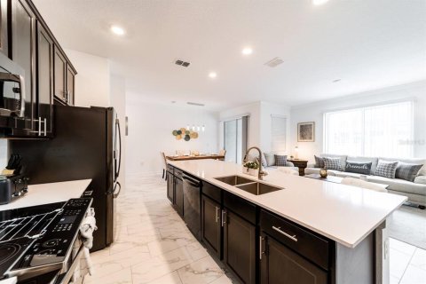 Townhouse in Davenport, Florida 4 bedrooms, 177.81 sq.m. № 1913351 - photo 23