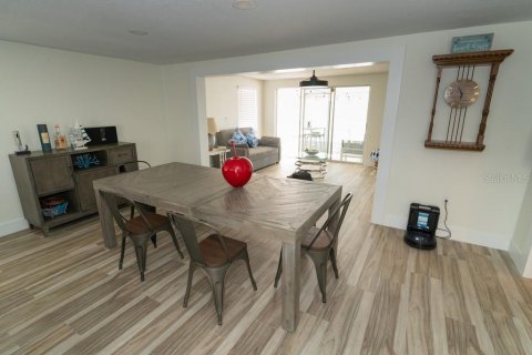 Villa ou maison à vendre à New Port Richey, Floride: 2 chambres, 100.33 m2 № 2356395 - photo 12