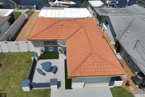 Villa ou maison à vendre à New Port Richey, Floride: 2 chambres, 100.33 m2 № 2356395 - photo 7