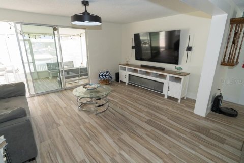Villa ou maison à vendre à New Port Richey, Floride: 2 chambres, 100.33 m2 № 2356395 - photo 13