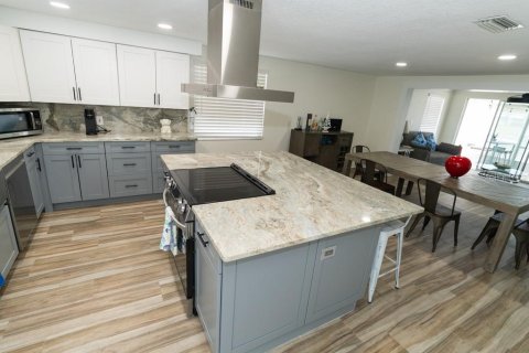 Villa ou maison à vendre à New Port Richey, Floride: 2 chambres, 100.33 m2 № 2356395 - photo 3