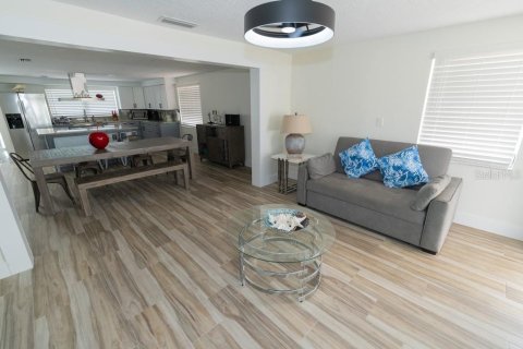 Villa ou maison à vendre à New Port Richey, Floride: 2 chambres, 100.33 m2 № 2356395 - photo 15