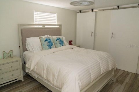 Villa ou maison à vendre à New Port Richey, Floride: 2 chambres, 100.33 m2 № 2356395 - photo 17