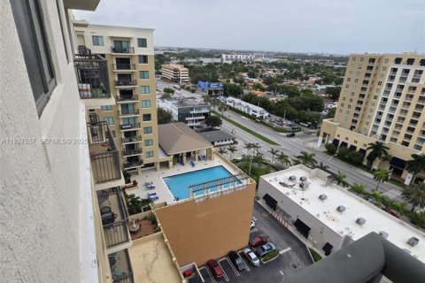 Снять в аренду кондоминиум в Майами, Флорида 2 спальни, 93.37м2, № 1987899 - фото 20