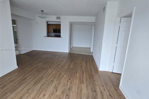 Снять в аренду кондоминиум в Майами, Флорида 2 спальни, 93.37м2, № 1987899 - фото 6