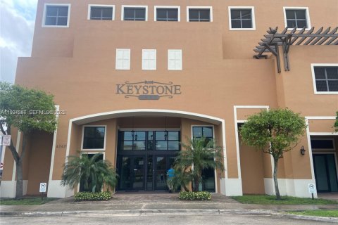 Снять в аренду кондоминиум в Майами, Флорида 2 спальни, 93.37м2, № 1987899 - фото 1