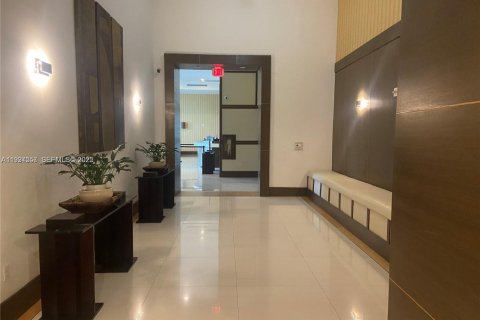 Снять в аренду кондоминиум в Майами, Флорида 2 спальни, 93.37м2, № 1987899 - фото 3