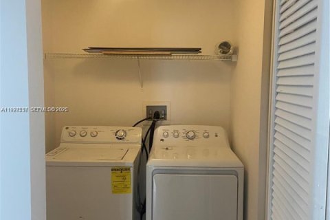 Снять в аренду кондоминиум в Майами, Флорида 2 спальни, 93.37м2, № 1987899 - фото 19