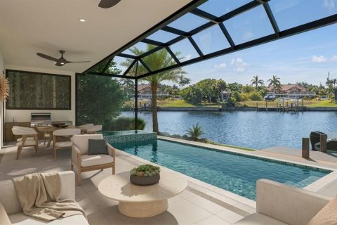 Villa ou maison à vendre à Port Charlotte, Floride: 5 chambres, 286.14 m2 № 2091664 - photo 2