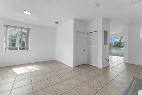 Купить таунхаус в Хомстед, Флорида 3 спальни, 132.2м2, № 2030212 - фото 5