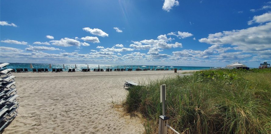 Condo à Sunny Isles Beach, Floride, 3 chambres № 1093832