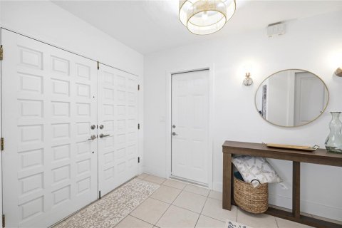 House in New Port Richey, Florida 4 bedrooms, 205.13 sq.m. № 2227834 - photo 14