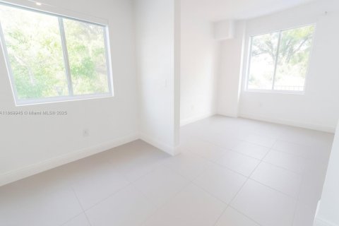 Apartment in Miami, Florida 2 bedrooms, 83.61 sq.m. № 1926526 - photo 2