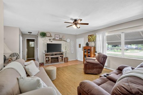 House in Bradenton, Florida 2 bedrooms, 112.32 sq.m. № 1884489 - photo 8