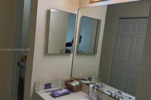 Купить виллу или дом в Катлер-Бей, Флорида 3 спальни, 134.62м2, № 2004163 - фото 16