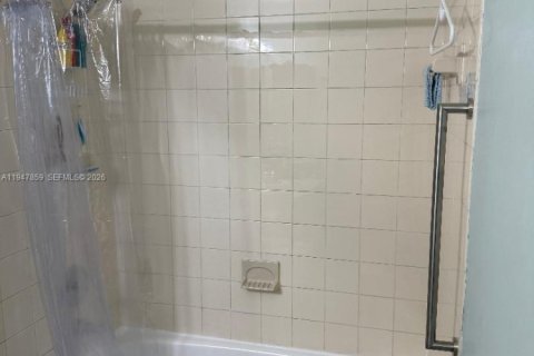 Купить виллу или дом в Катлер-Бей, Флорида 3 спальни, 134.62м2, № 2004163 - фото 15