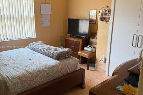 Купить виллу или дом в Катлер-Бей, Флорида 3 спальни, 134.62м2, № 2004163 - фото 10