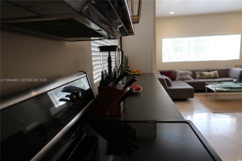 Condominio en alquiler en Miami Beach, Florida, 1 dormitorio, 60.39 m2 № 2047120 - foto 3