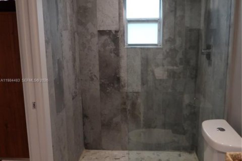 Condominio en alquiler en Miami Beach, Florida, 1 dormitorio, 60.39 m2 № 2047120 - foto 12