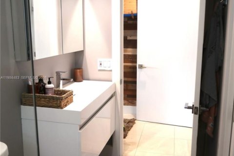 Condominio en alquiler en Miami Beach, Florida, 1 dormitorio, 60.39 m2 № 2047120 - foto 11