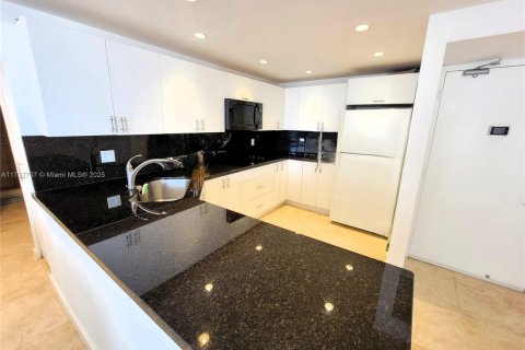 Купить кондоминиум в Авентура, Флорида 2 спальни, 121.98м2, № 1486897 - фото 1
