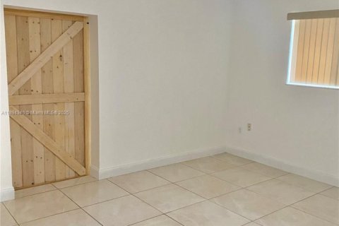 House in Key Largo, Florida 3 bedrooms, 146.23 sq.m. № 1949888 - photo 18