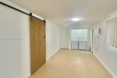 House in Key Largo, Florida 3 bedrooms, 146.23 sq.m. № 1949888 - photo 15