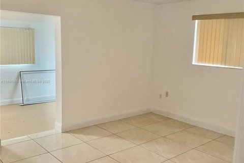 House in Key Largo, Florida 3 bedrooms, 146.23 sq.m. № 1949888 - photo 19