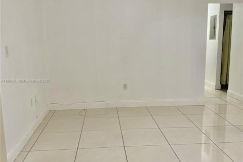 House in Key Largo, Florida 3 bedrooms, 146.23 sq.m. № 1949888 - photo 9