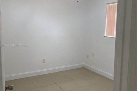 House in Key Largo, Florida 3 bedrooms, 146.23 sq.m. № 1949888 - photo 28