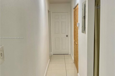 House in Key Largo, Florida 3 bedrooms, 146.23 sq.m. № 1949888 - photo 14