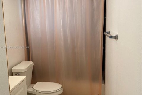 House in Key Largo, Florida 3 bedrooms, 146.23 sq.m. № 1949888 - photo 25