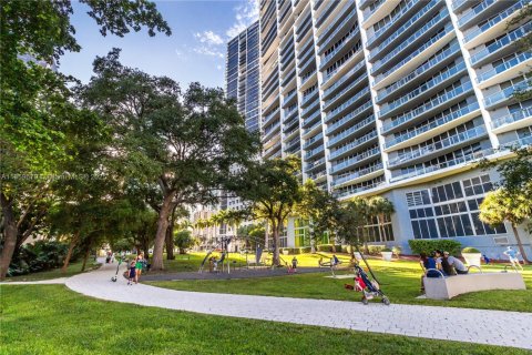 Condominio en venta en Miami, Florida, 2 dormitorios, 125.14 m2 № 1889680 - foto 30