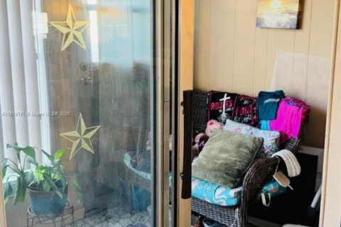 Copropriété à vendre à Sunrise, Floride: 2 chambres, 78.97 m2 № 1934702 - photo 28