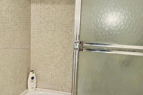 Copropriété à vendre à Sunrise, Floride: 2 chambres, 78.97 m2 № 1934702 - photo 16